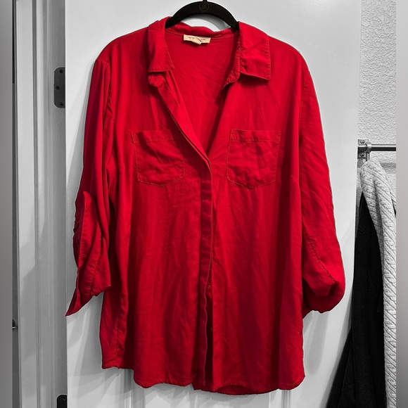 beach lunch lounge Women's Solid Red Button Down Top - Picture 2 of 4